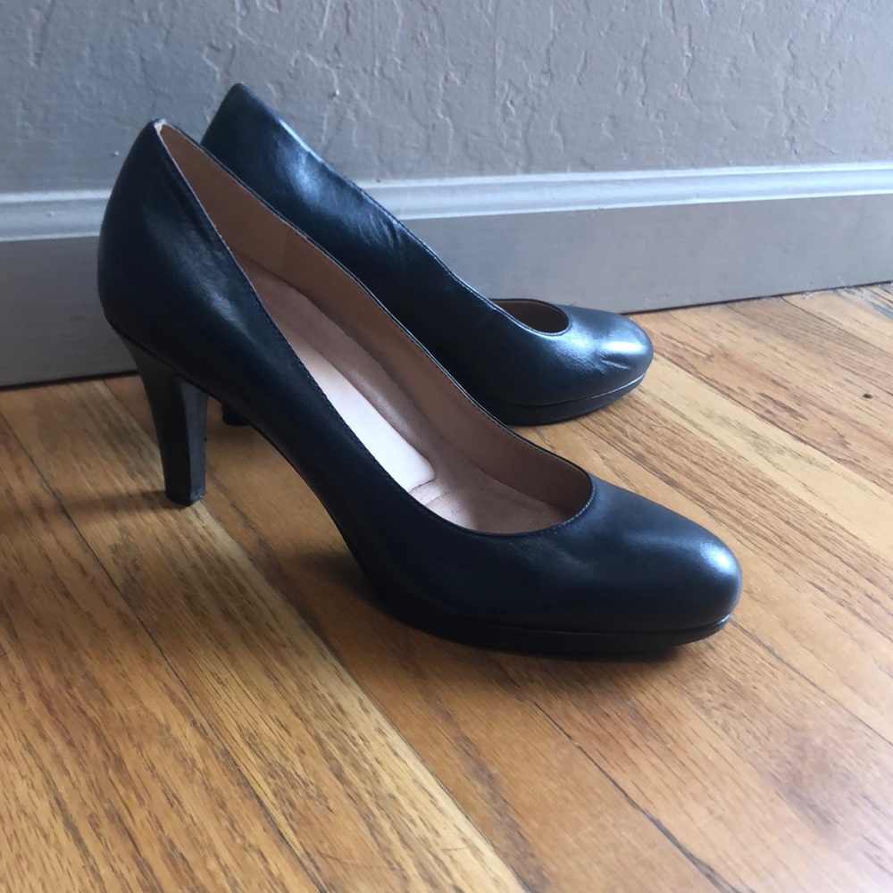 Naturalizer Michelle Platform Pump - image 1